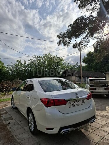 Toyota Corolla 2013, 236,000 km - 1.6 l - Gəncə
