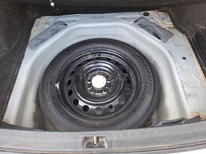 Toyota Corolla 2013, 236,000 km - 1.6 l - Gəncə