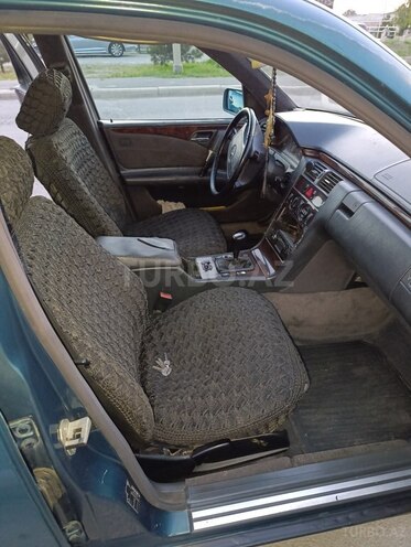 Mercedes E 200 1997, 744,178 km - 2.0 l - Yevlax