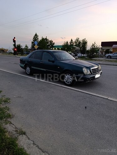 Mercedes E 200 1997, 744,178 km - 2.0 l - Yevlax