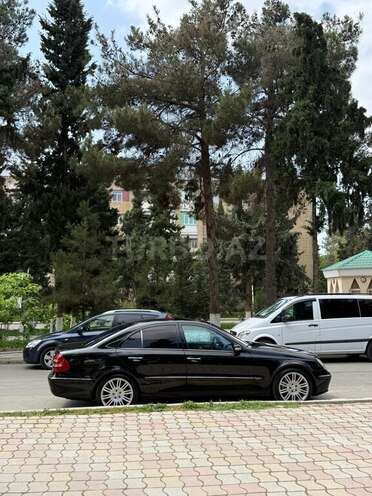 Mercedes E 240 2003, 412,000 km - 2.4 л - Şirvan