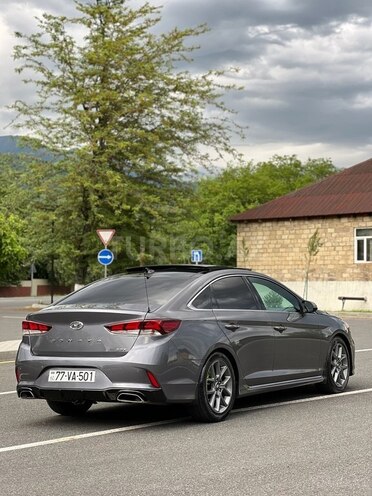 Hyundai Sonata-6