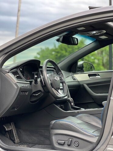 Hyundai Sonata-10