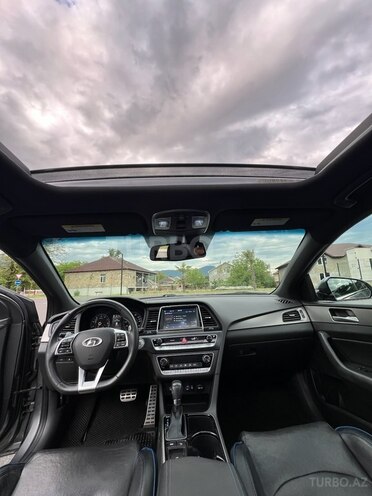 Hyundai Sonata-12