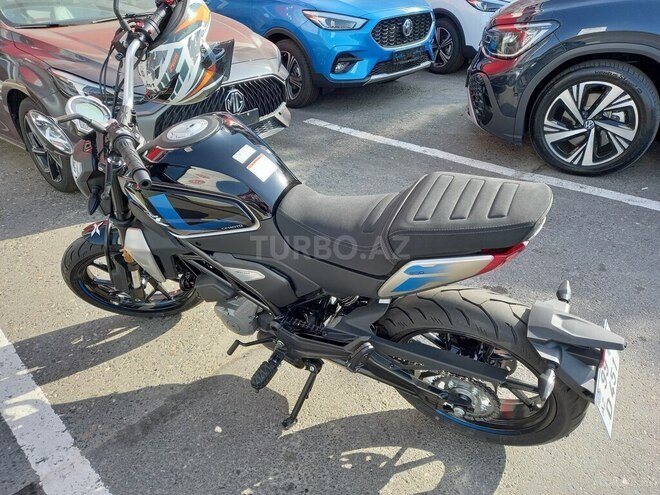 CFMOTO 300 SR-S-2