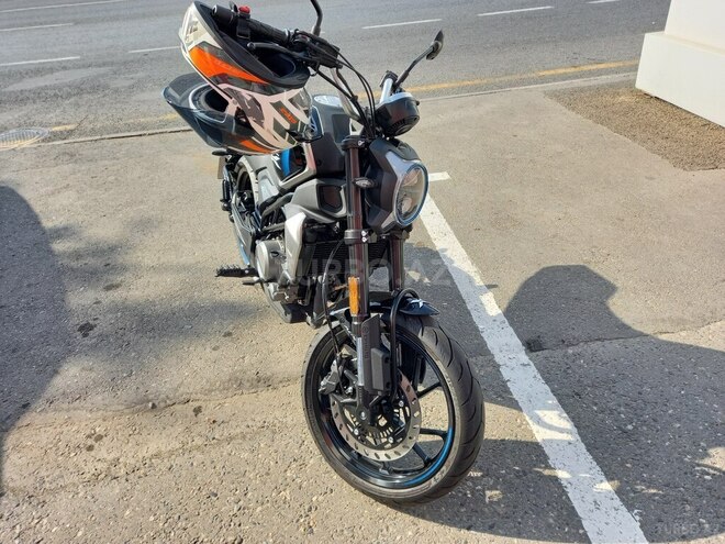 CFMOTO 300 SR-S-1