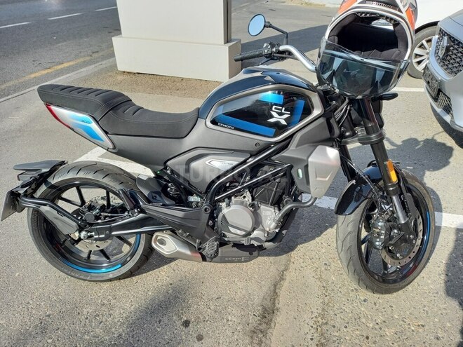 CFMOTO 300 SR-S-4