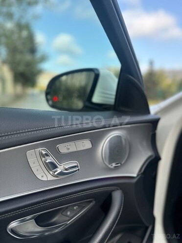 Mercedes E 200 d 2017, 124,300 km - 2.0 l - Bakı