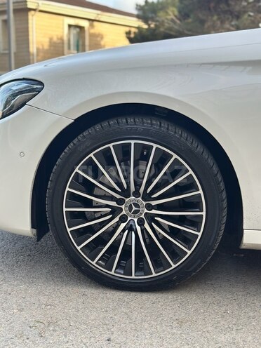 Mercedes E 200 d 2017, 124,300 km - 2.0 l - Bakı