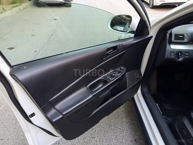 Volkswagen Passat 2010, 228,000 km - 2.0 l - Bakı