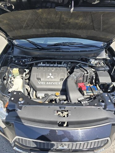 Mitsubishi Outlander 2011, 206,000 km - 3.0 l - Göyçay