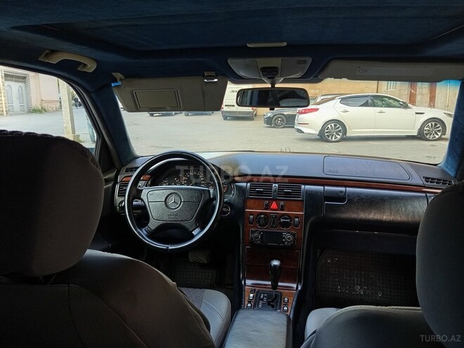 Mercedes E 240 1999, 228,000 km - 2.4 л - Bakı