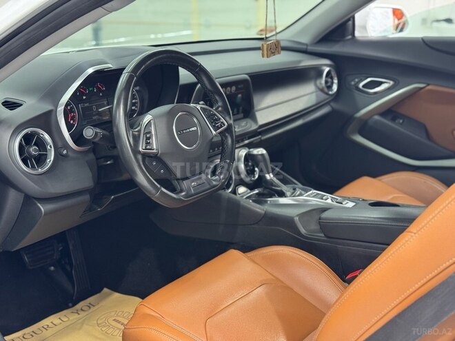 Chevrolet Camaro-18