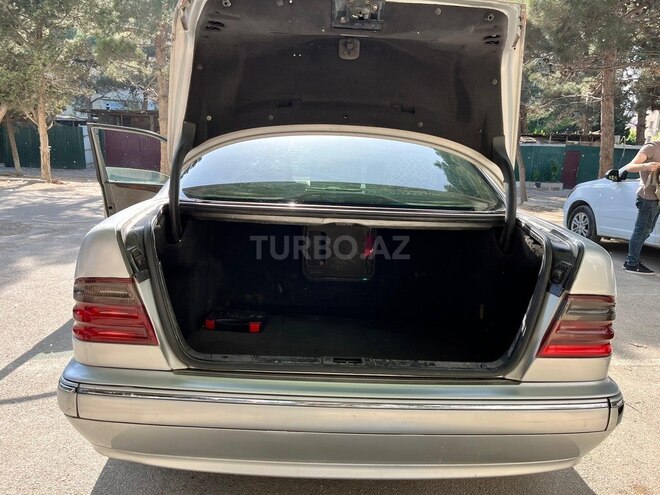 Mercedes E 220 d 2000, 300,000 km - 2.2 л - Bakı