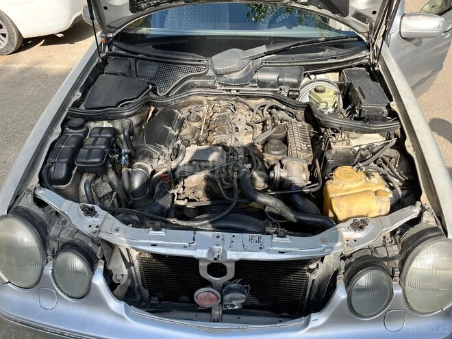 Mercedes E 220 d 2000, 300,000 km - 2.2 л - Bakı
