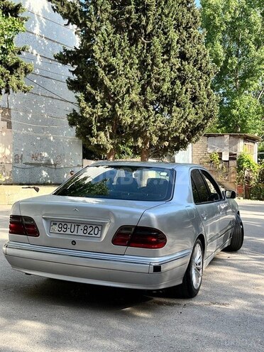 Mercedes E 220 d 2000, 300,000 km - 2.2 л - Bakı