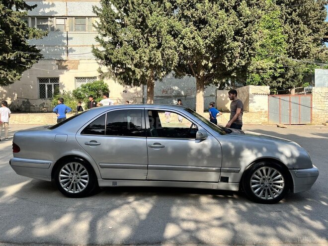 Mercedes E 220 d 2000, 300,000 km - 2.2 л - Bakı
