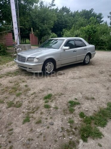 Mercedes C 220 d 1995, 564,969 km - 2.2 l - Masallı