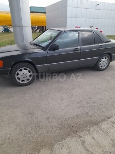 Mercedes 190 1992, 450,000 km - 1.8 l - Yevlax