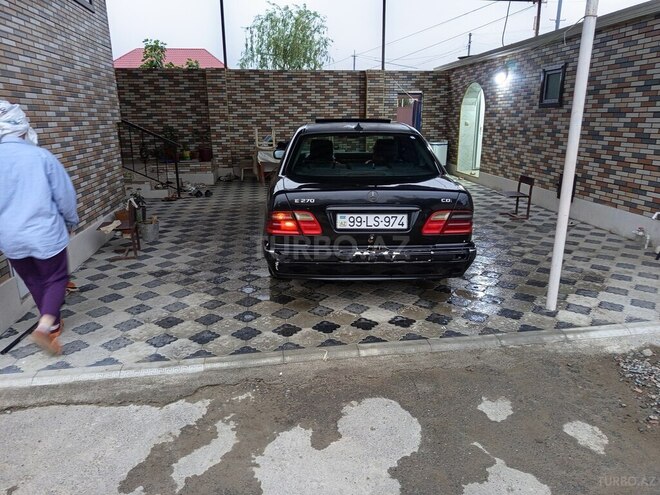 Mercedes E 270 2000, 382,208 km - 2.7 l - Biləsuvar