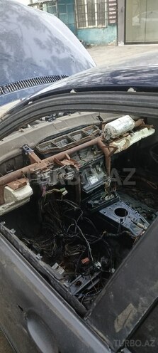 BMW 318 2003, 312,000 km - 2.0 l - Bakı