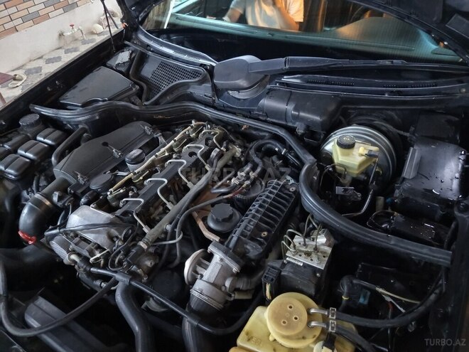Mercedes E 270 2000, 382,208 km - 2.7 l - Biləsuvar