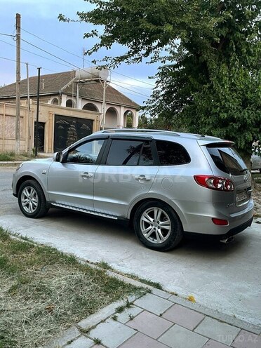 Hyundai Santa Fe 2010, 166,000 km - 2.0 l - Salyan