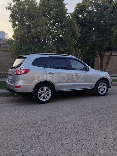 Hyundai Santa Fe 2010, 166,000 km - 2.0 l - Salyan