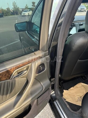 Mercedes E 240 1998, 265,000 km - 2.4 l - Sumqayıt