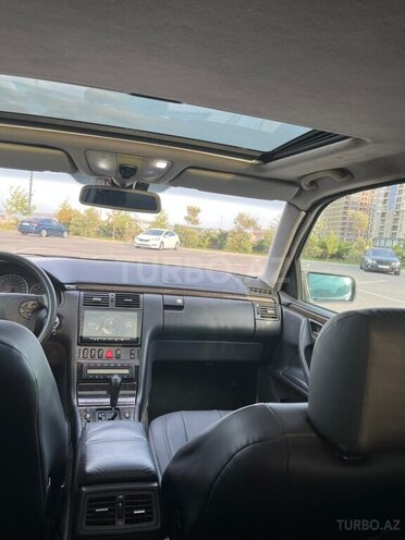Mercedes E 240 1998, 265,000 km - 2.4 l - Sumqayıt