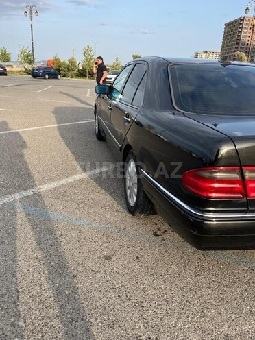 Mercedes E 240 1998, 265,000 km - 2.4 l - Sumqayıt