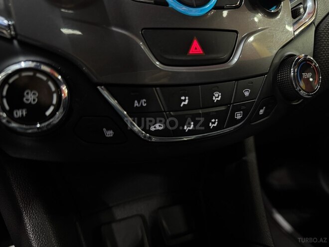Chevrolet Cruze-13
