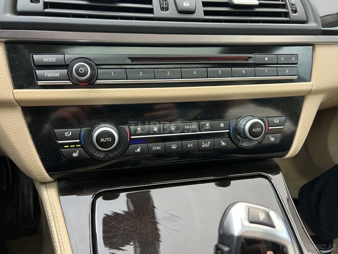 BMW 528 2014, 239,000 km - 2.0 l - Gəncə
