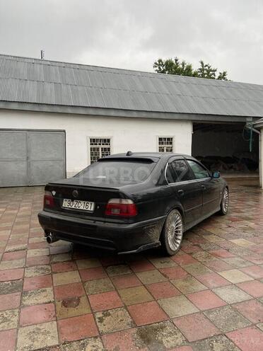 BMW 528 1998, 383,000 km - 2.8 l - Quba