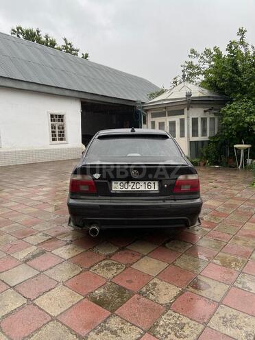 BMW 528 1998, 383,000 km - 2.8 l - Quba