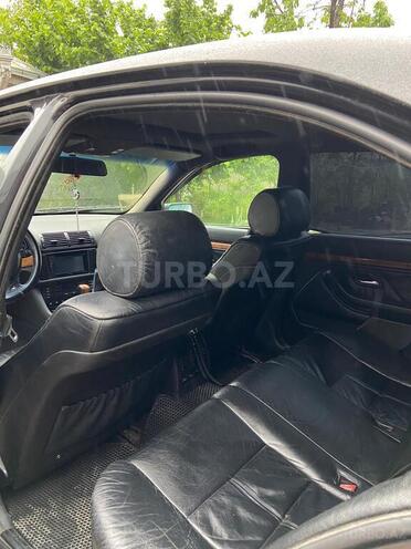 BMW 528 1998, 383,000 km - 2.8 l - Quba