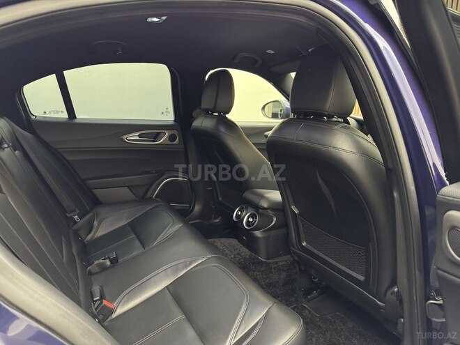 Alfa Romeo Giulia 2017, 59,000 km - 2.0 l - Bakı