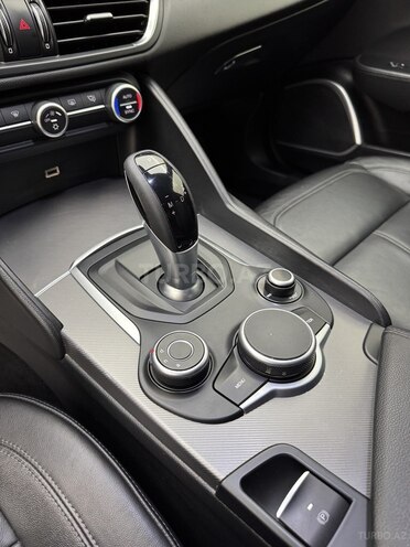 Alfa Romeo Giulia 2017, 59,000 km - 2.0 l - Bakı