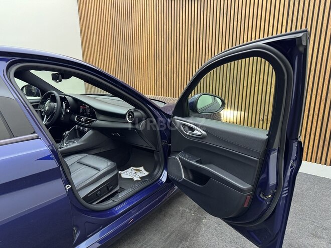 Alfa Romeo Giulia 2017, 59,000 km - 2.0 l - Bakı
