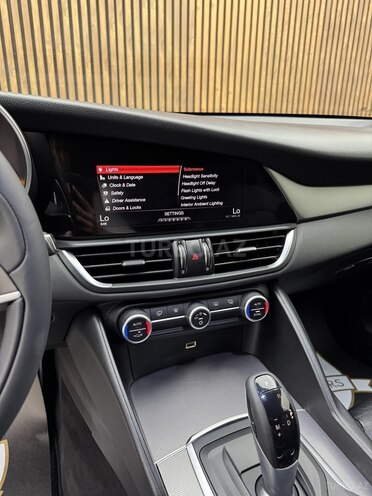 Alfa Romeo Giulia 2017, 59,000 km - 2.0 l - Bakı