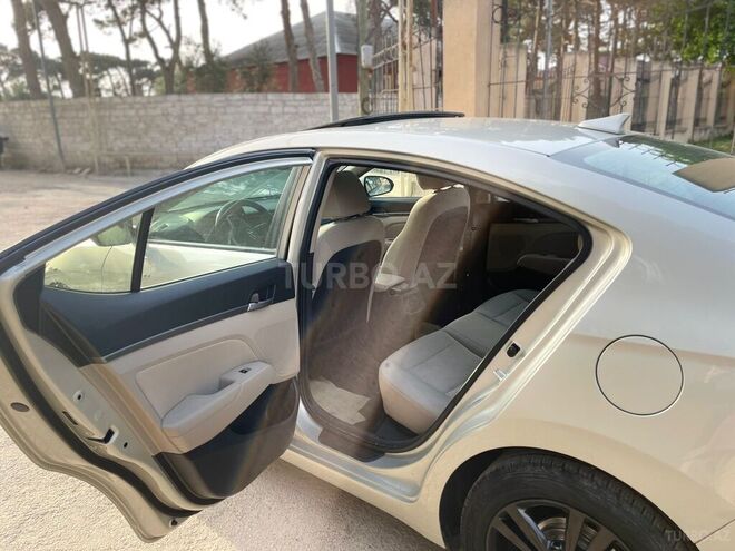 Hyundai Elantra 2016, 138,404 km - 2.0 l - Bakı