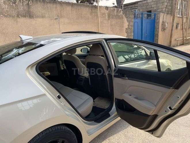 Hyundai Elantra 2016, 138,404 km - 2.0 l - Bakı