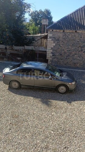 Honda Civic 2009, 238,000 km - 1.3 l - Şəmkir