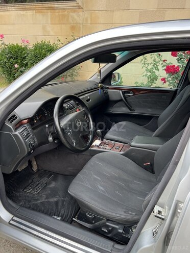 Mercedes E 220 d 2001, 533,000 km - 2.2 l - Tovuz