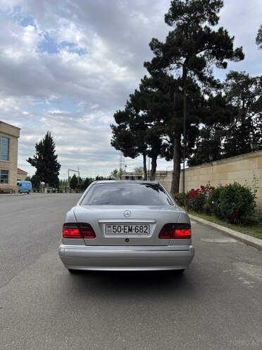 Mercedes E 220 d 2001, 533,000 km - 2.2 l - Tovuz
