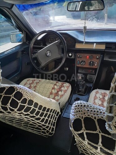 Mercedes E 200 d 1989, 200,000 km - 2.0 l - Sumqayıt