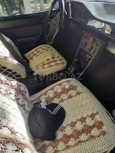 Mercedes E 200 d 1989, 200,000 km - 2.0 l - Sumqayıt