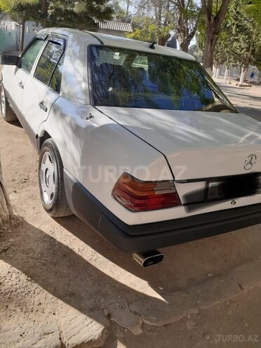 Mercedes E 200 d 1989, 200,000 km - 2.0 l - Sumqayıt