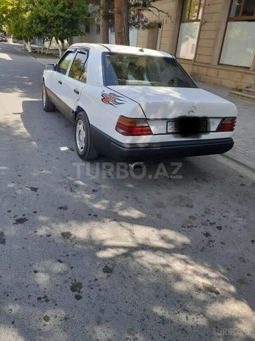 Mercedes E 200 d 1989, 200,000 km - 2.0 l - Sumqayıt