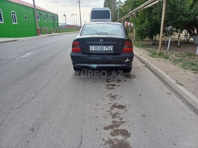 Opel Vectra 1997, 526,337 km - 1.8 l - Sumqayıt